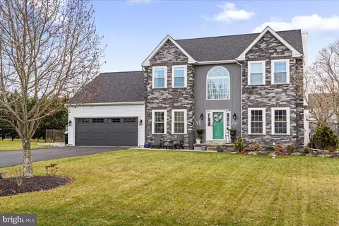 3215 Dovecote Dr, Quakertown, PA 18951