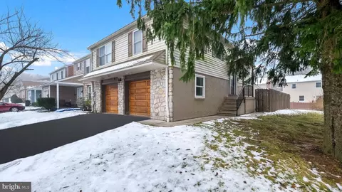 201 Pebble Ct, Chalfont, PA 18914
