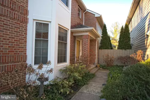521 Palmer Farm Dr, Yardley, PA 19067