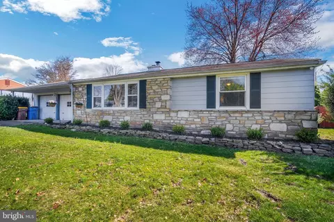 13 Knoll Dr, Yardley, PA 19067