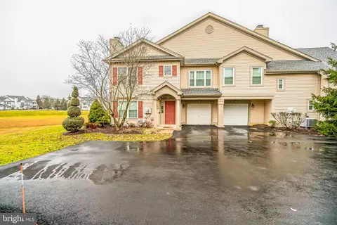 701 Julian Dr W, Warwick, PA 18974