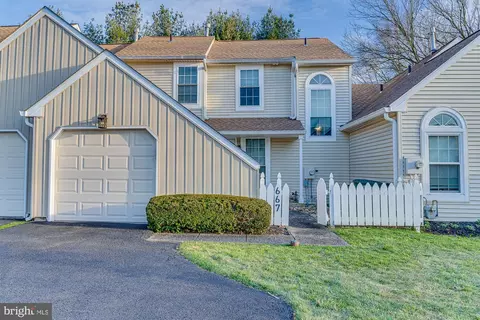 667 Croft Dr, Southampton, PA 18966