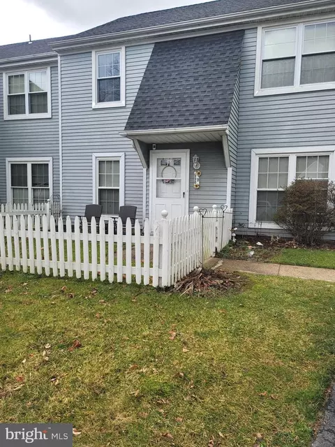 598 S Dove Rd, Yardley, PA 19067
