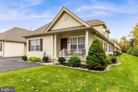 32 Regents Ct, Bensalem, PA 19020