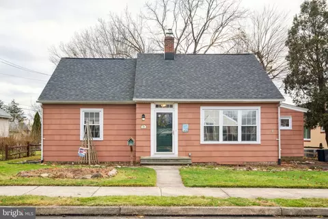 419 Clymer Ave, Morrisville, PA 19067