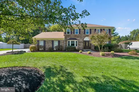 34 Meer Dr, Holland, PA 19053