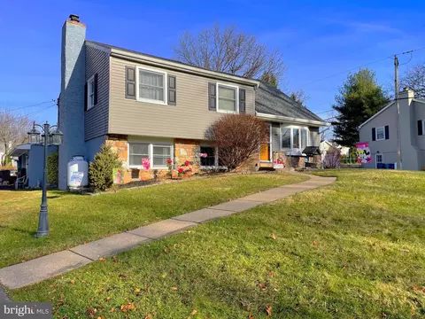 103 Devon Rd, Chalfont, PA 18914