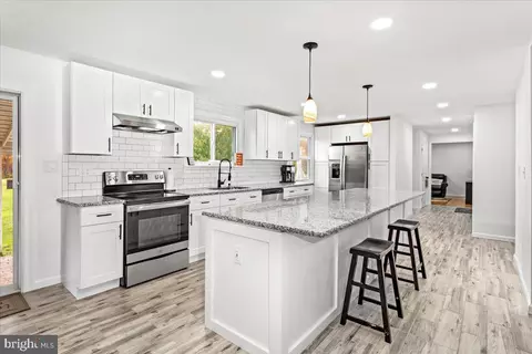 4146 Stump Rd, Doylestown, PA 18902