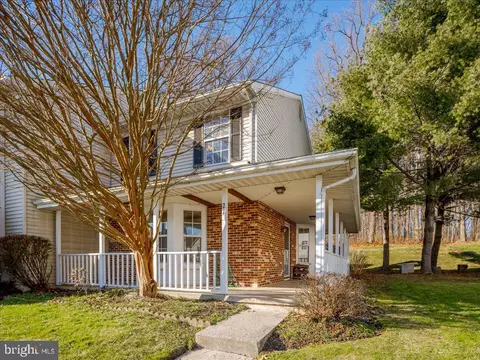 27 Fair Oaks Ct, Newtown, PA 18940