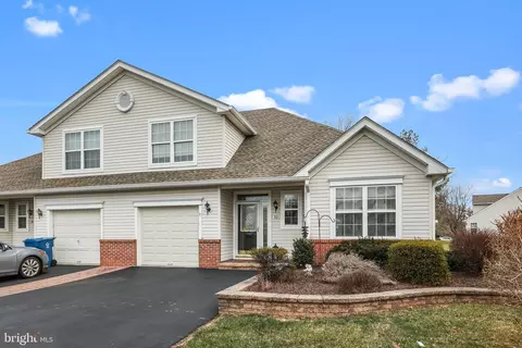 32 Lady Slipper Ln, Langhorne, PA 19047