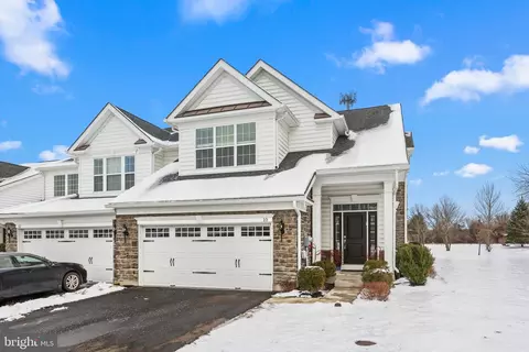 10 Fern Dr, Yardley, PA 19067