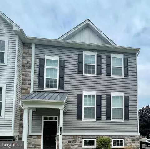 110 Hartzels Ln, Chalfont, PA 18914