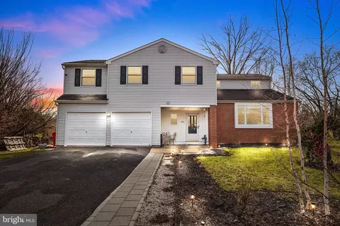 1243 Wedgewood Dr, Warminster, PA 18974
