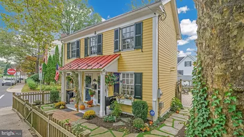 174 E State St, Doylestown, PA 18901