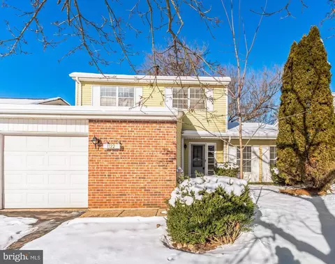 122 Canterbury Ct, Newtown, PA 18940