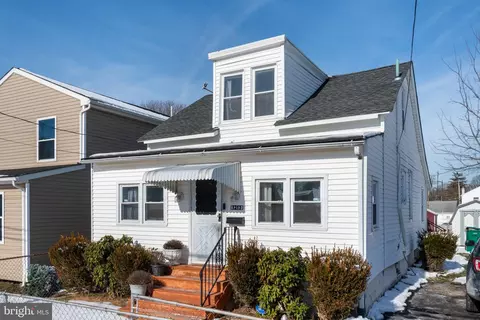 1213 Pennsylvania Ave, Croydon, PA 19021
