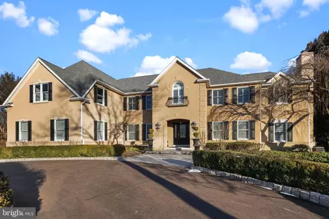650 White Ash Dr, Langhorne, PA 19047