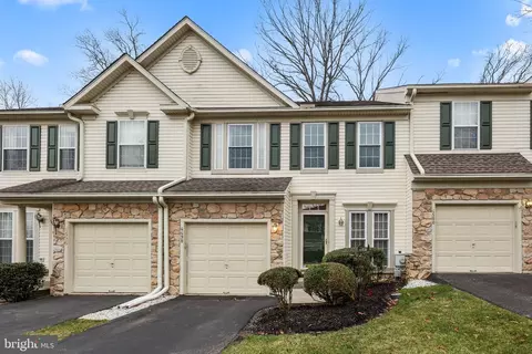 4498 Honeysuckle Ln, Doylestown, PA 18902