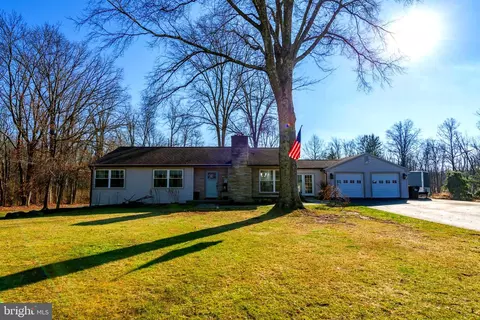 2160 Salem Rd, Coopersburg, PA 18036