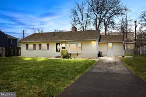 731 Edgemont Rd, Fairless Hills, PA 19030