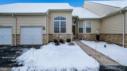 705 Barrington Ct #52, Warrington, PA 18976