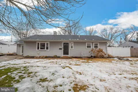 809 Trenton Rd, Fairless Hills, PA 19030