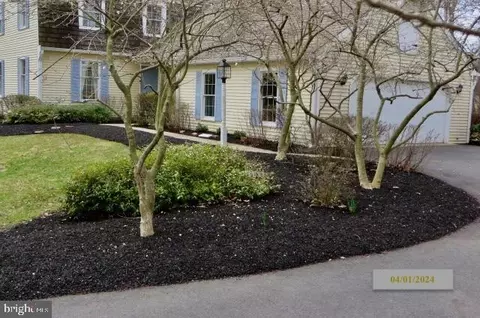 2 Timber Brook Dr, Quakertown, PA 18951