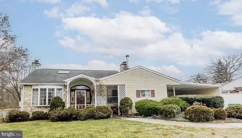 1 Meadow, Levittown, PA 19054