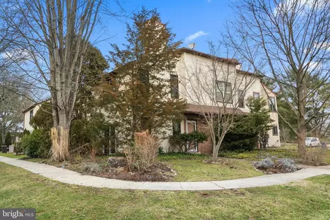 72 Heather Ct, Newtown, PA 18940