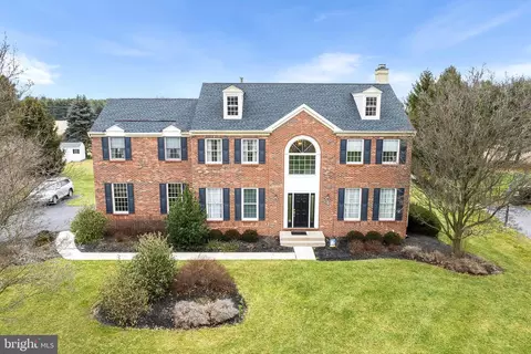 2060 Farmview Dr, Newtown, PA 18940