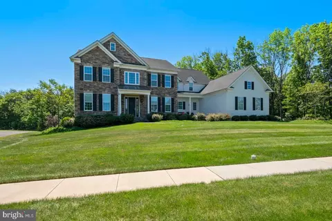 3969 Hillcrest Dr, Furlong, PA 18925