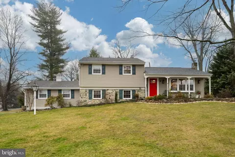 16 Bel Aire Dr, Yardley, PA 19067