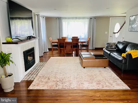 122 S Limekiln Pike, Chalfont, PA 18914