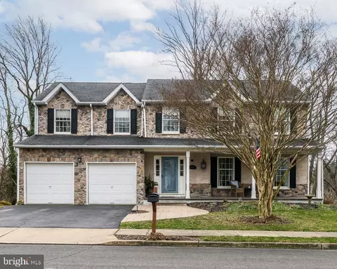 657 Highpointe Cir, Langhorne, PA 19047