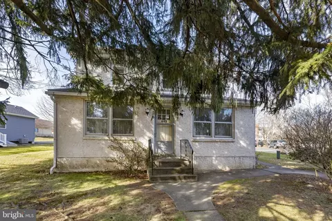 605 Lawn Ave, Sellersville, PA 18960