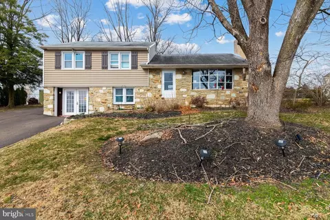 67 Sunset Dr, Richboro, PA 18954