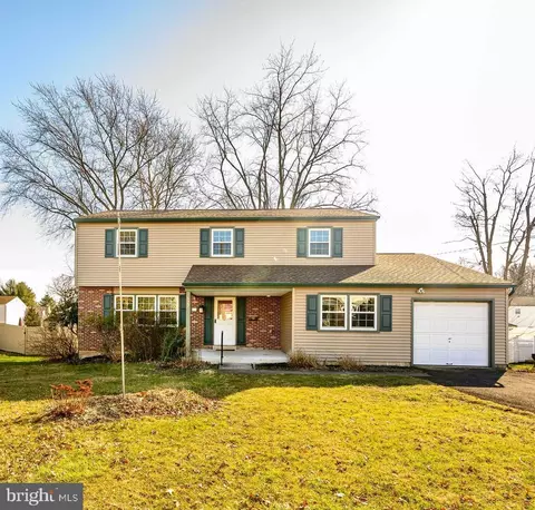 527 Brook Ln, Warminster, PA 18974