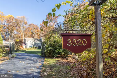 3320 N Sugan Rd, New Hope, PA 18938