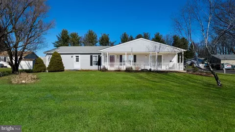37 Elder Ct, New Hope, PA 18938