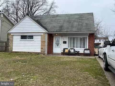 809 Winder Dr, Bristol, PA 19007