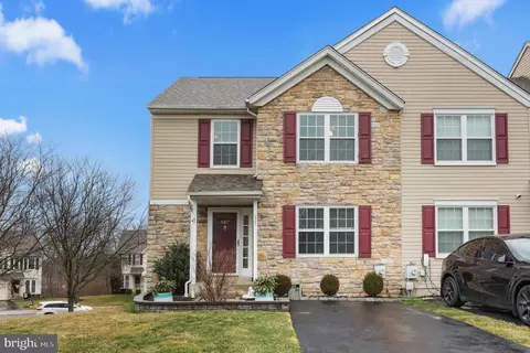347 Cedar Waxwing Dr, Warrington, PA 18976