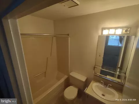 Bath - 1012 Bancroft Pl, Warminster, PA 18974 photo 3 of 5