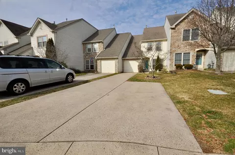 107 Larkspur Ct, Chalfont, PA 18914