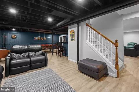 Living - 2013 Carmel Dr, Jamison, PA 18929 photo 6 of 6