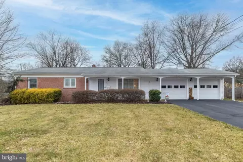 504 Highland Dr, Perkasie, PA 18944