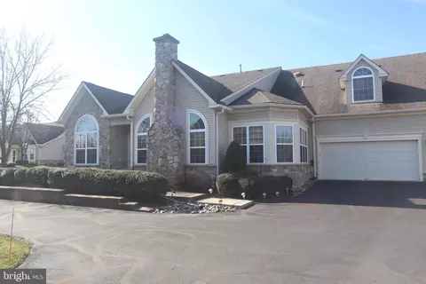 273 Fairway Dr #10, Warminster, PA 18974