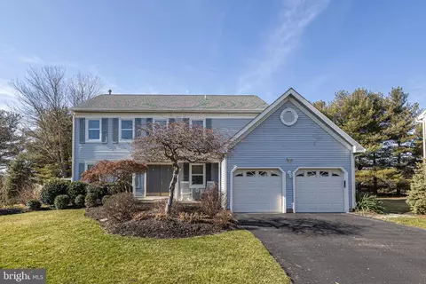 6 Balsam Ct, Newtown, PA 18940