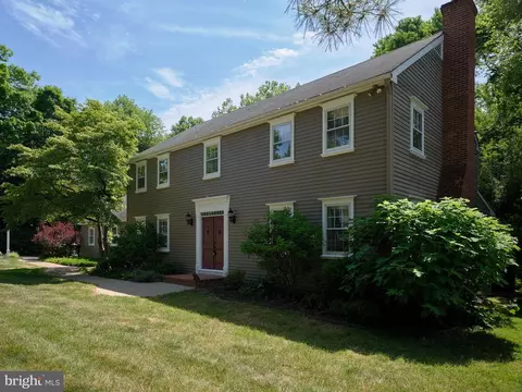 129 Foxcroft Dr, Doylestown, PA 18901
