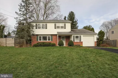30 Crestland Ter, Doylestown, PA 18901