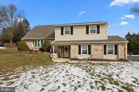 73 Wren Dr, Southampton, PA 18966
